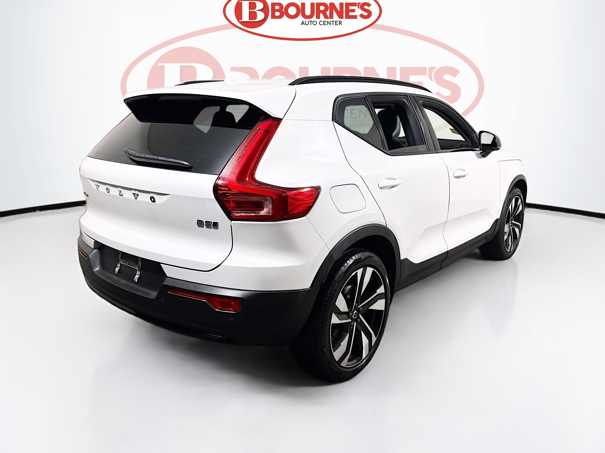 Used 2023 Volvo XC40 B5 Plus w/ Climate Package AWD/4WD image 11