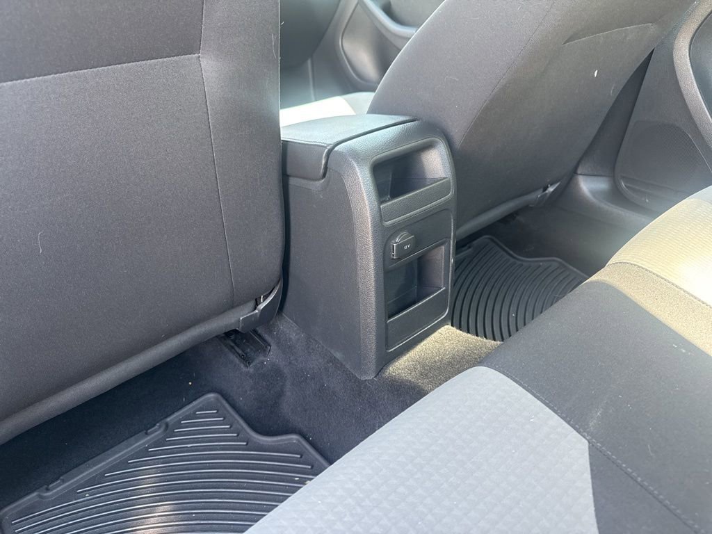 Used 2017 Volkswagen Jetta S image 18