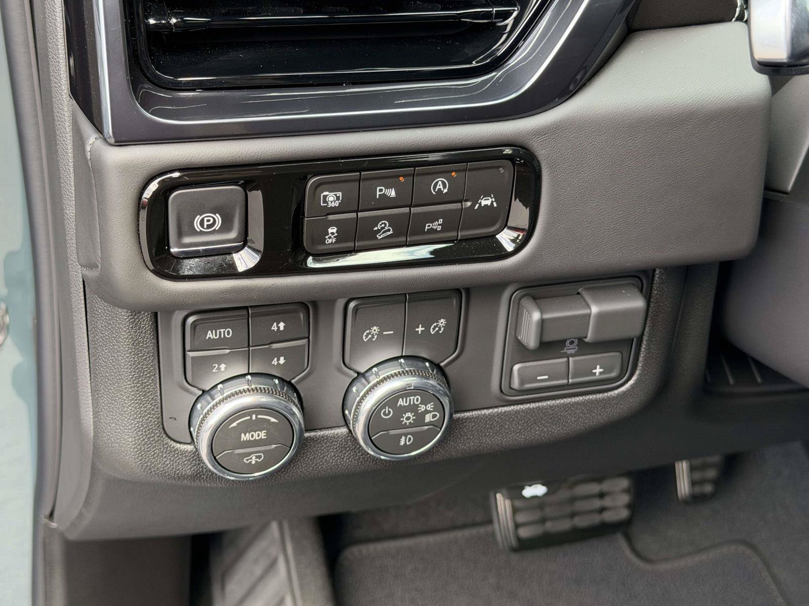 Used 2026 GMC Yukon AT4 Ultimate AWD/4WD image 20