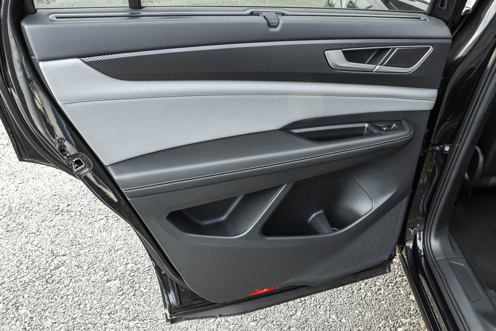 New 2025 Volkswagen Atlas Cross Sport SEL image 32