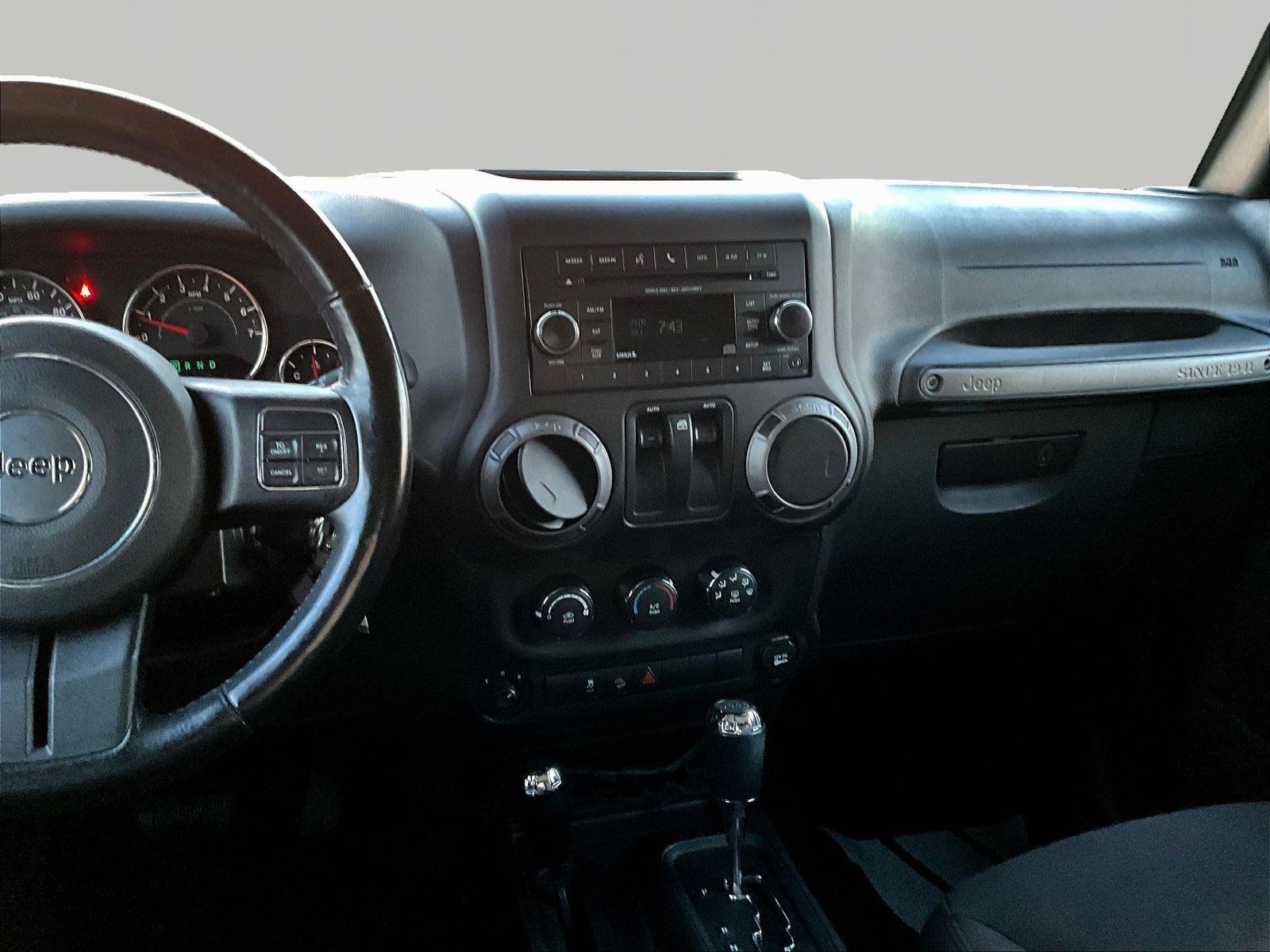 Used 2015 Jeep Wrangler Sport w/ Quick Order Package 24S AWD/4WD image 9