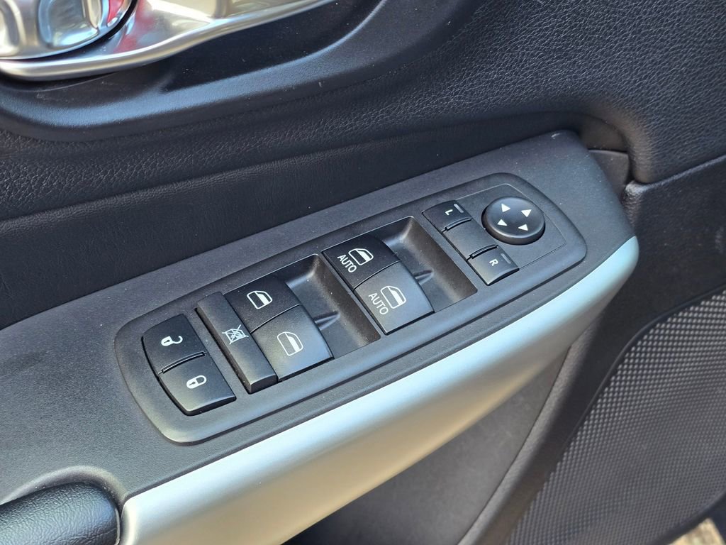 Used 2018 Jeep Cherokee Latitude Plus image 22