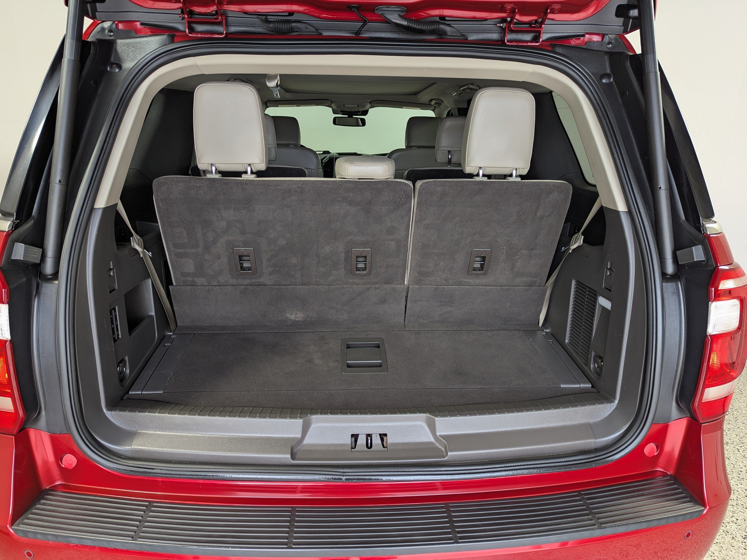 Used 2021 Ford Expedition XLT RWD image 9