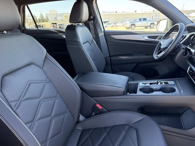 Certified 2025 Volkswagen Atlas Cross Sport SE image 17