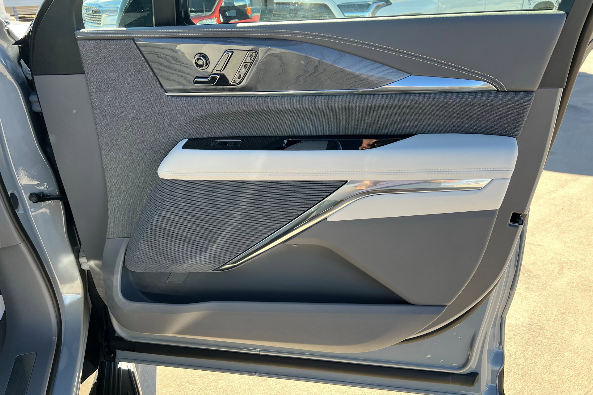 New 2026 Cadillac Escalade IQL Luxury image 25