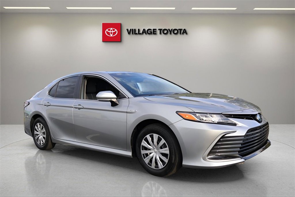 Certified 2021 Toyota Camry LE image 7