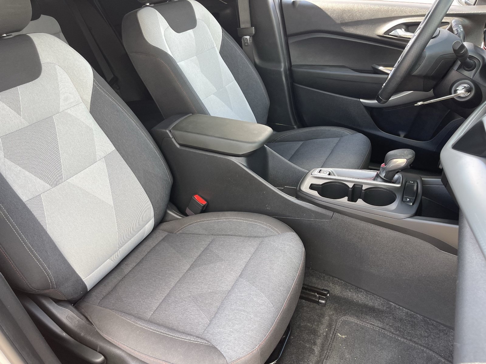 Used 2024 Chevrolet Trax RS w/ Driver Confidence Package FWD image 11