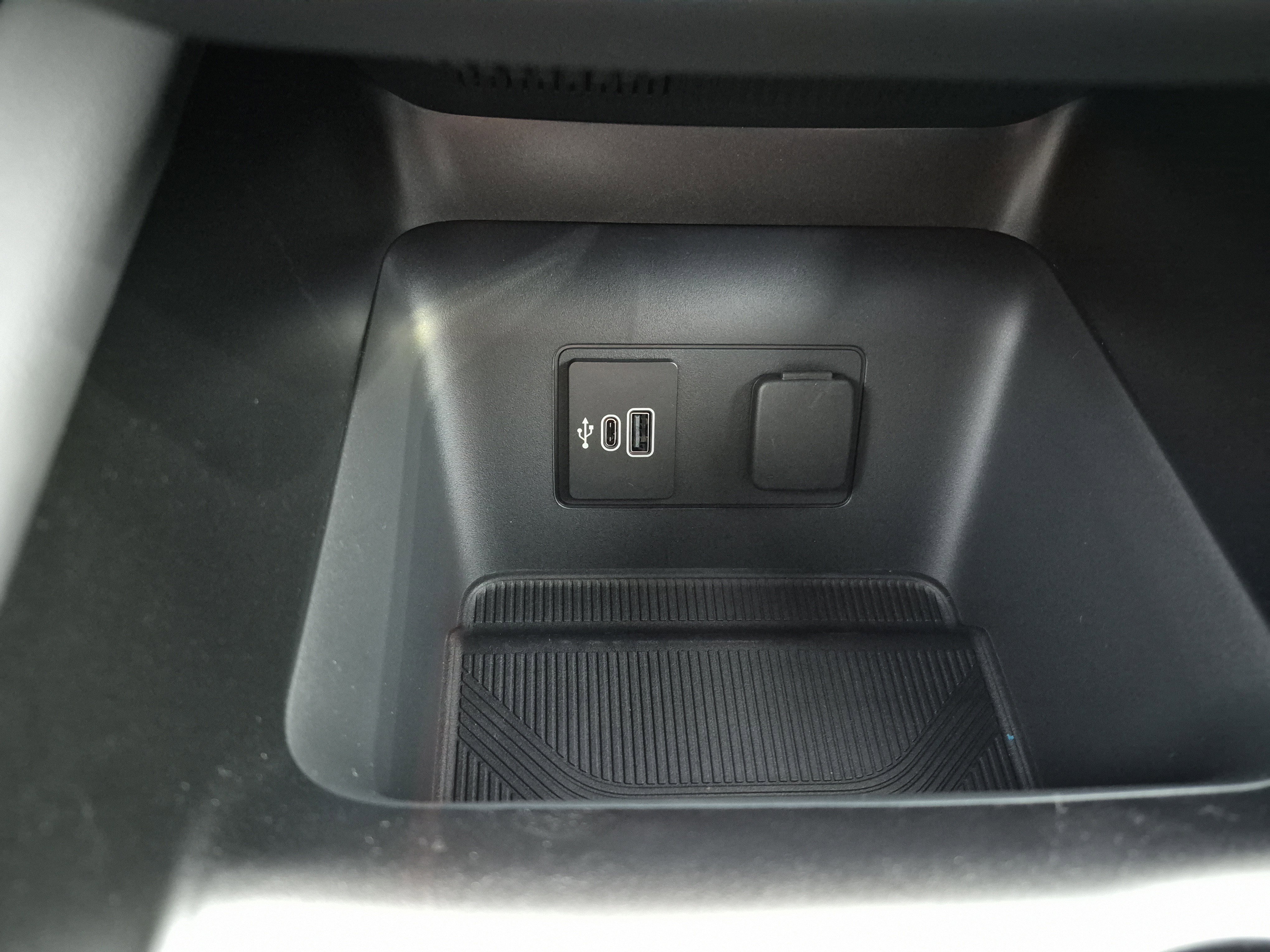 New 2026 Ford Explorer Active image 30