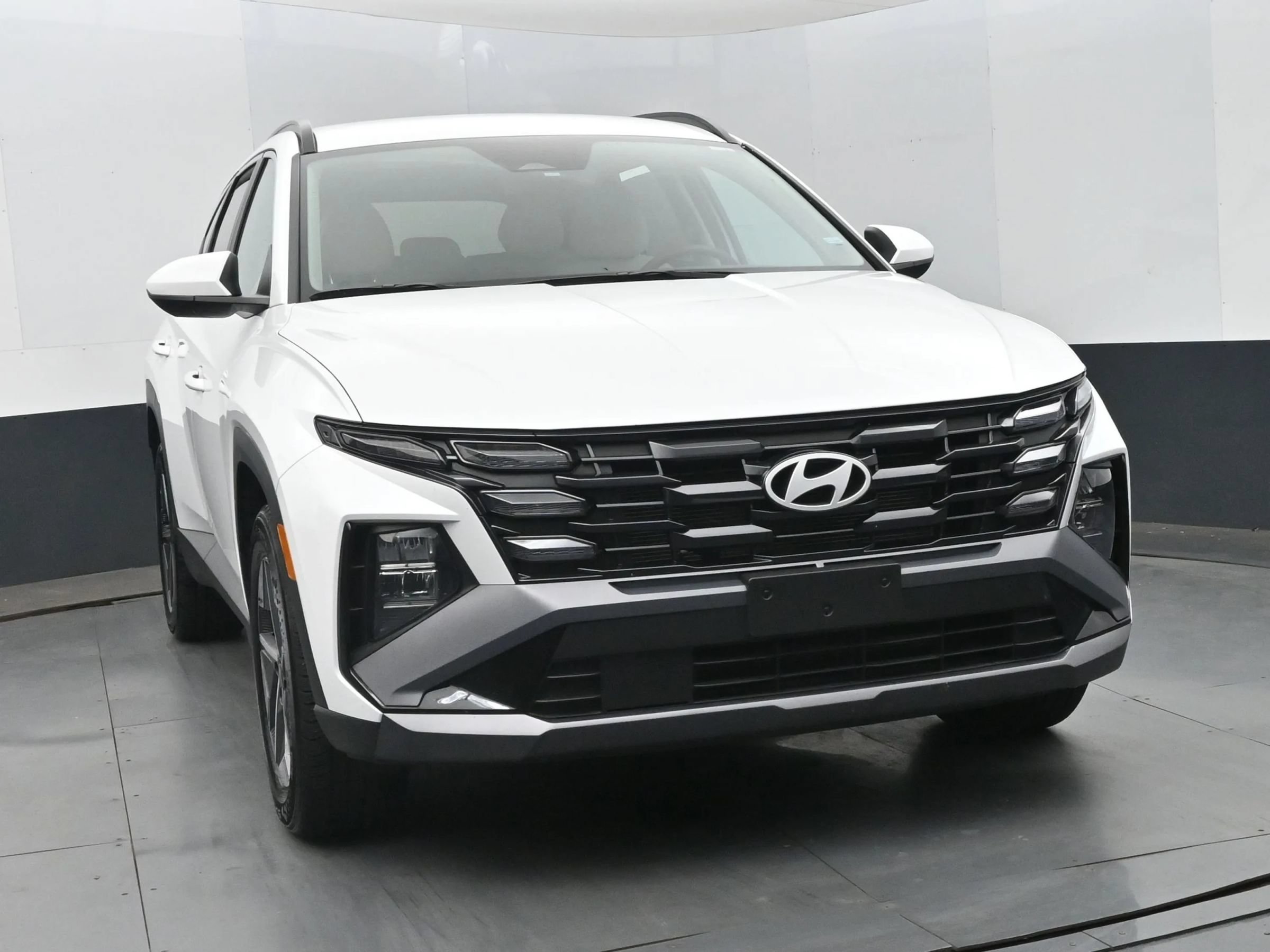Used 2025 Hyundai Tucson SEL FWD image 3