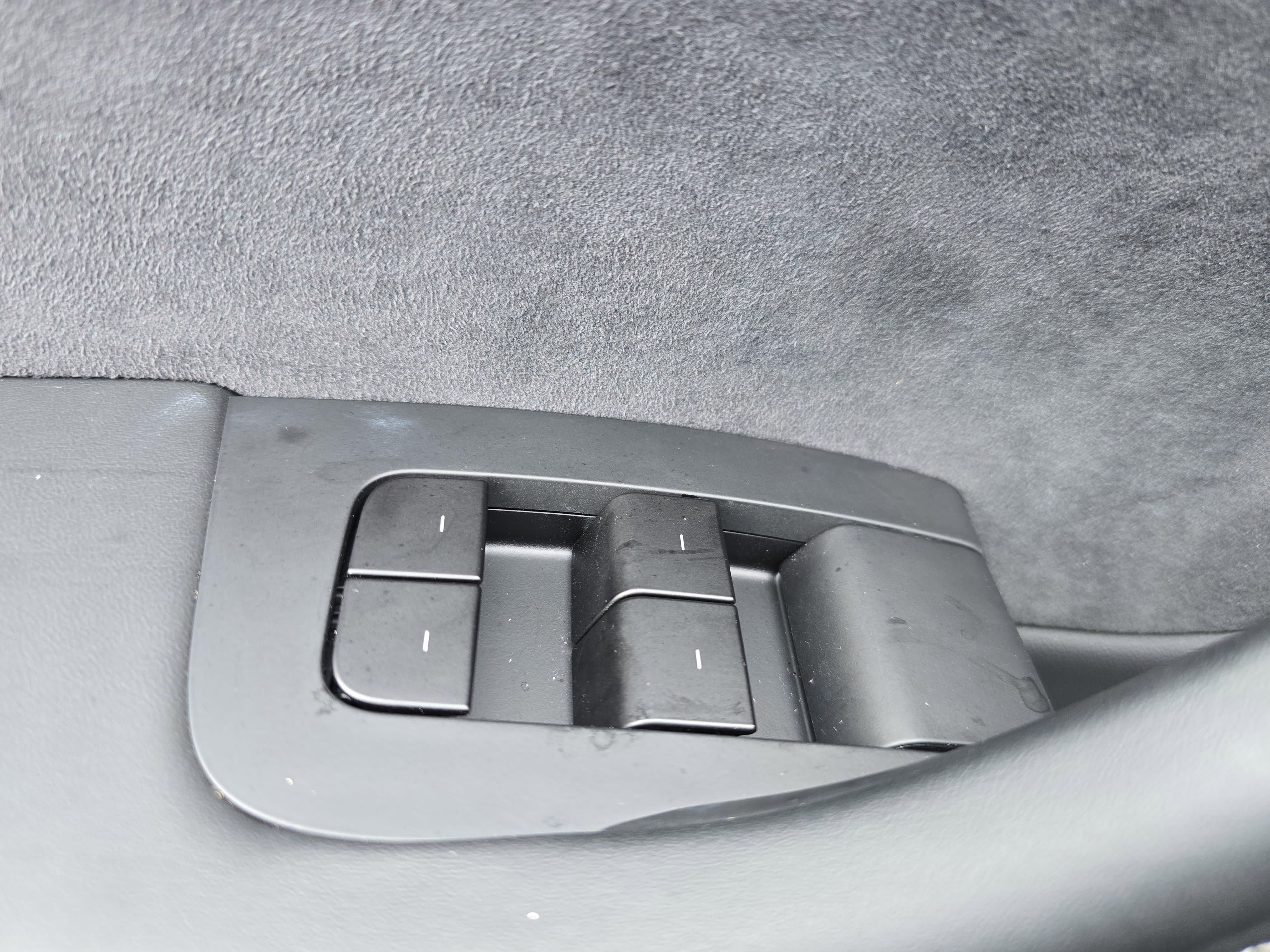 Used 2025 Tesla Model Y Long Range image 26