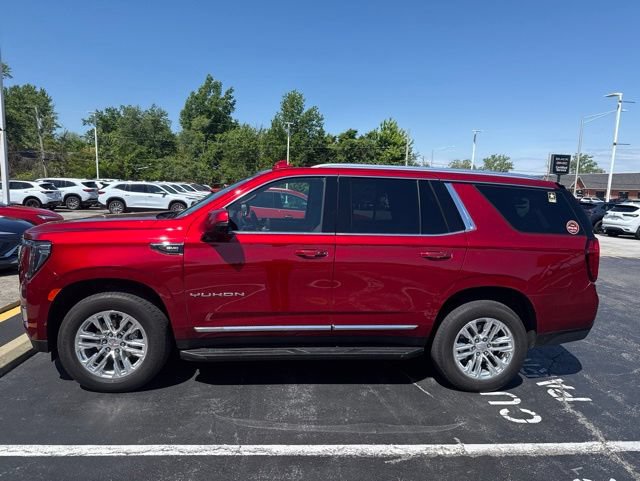 Certified 2023 GMC Yukon SLT w/ SLT Premium Package AWD/4WD image 3