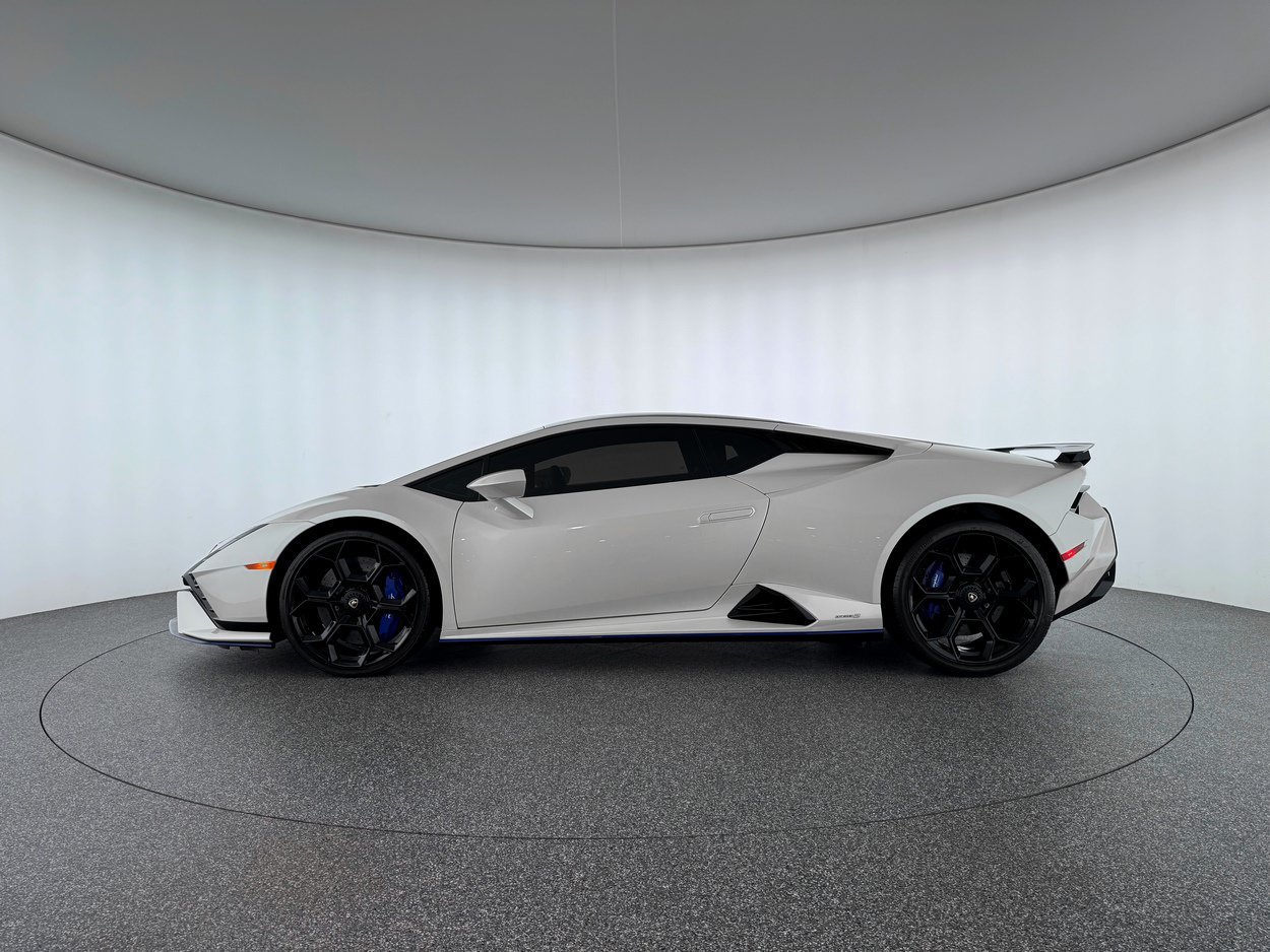 Used 2023 Lamborghini Huracan Tecnica RWD image 2