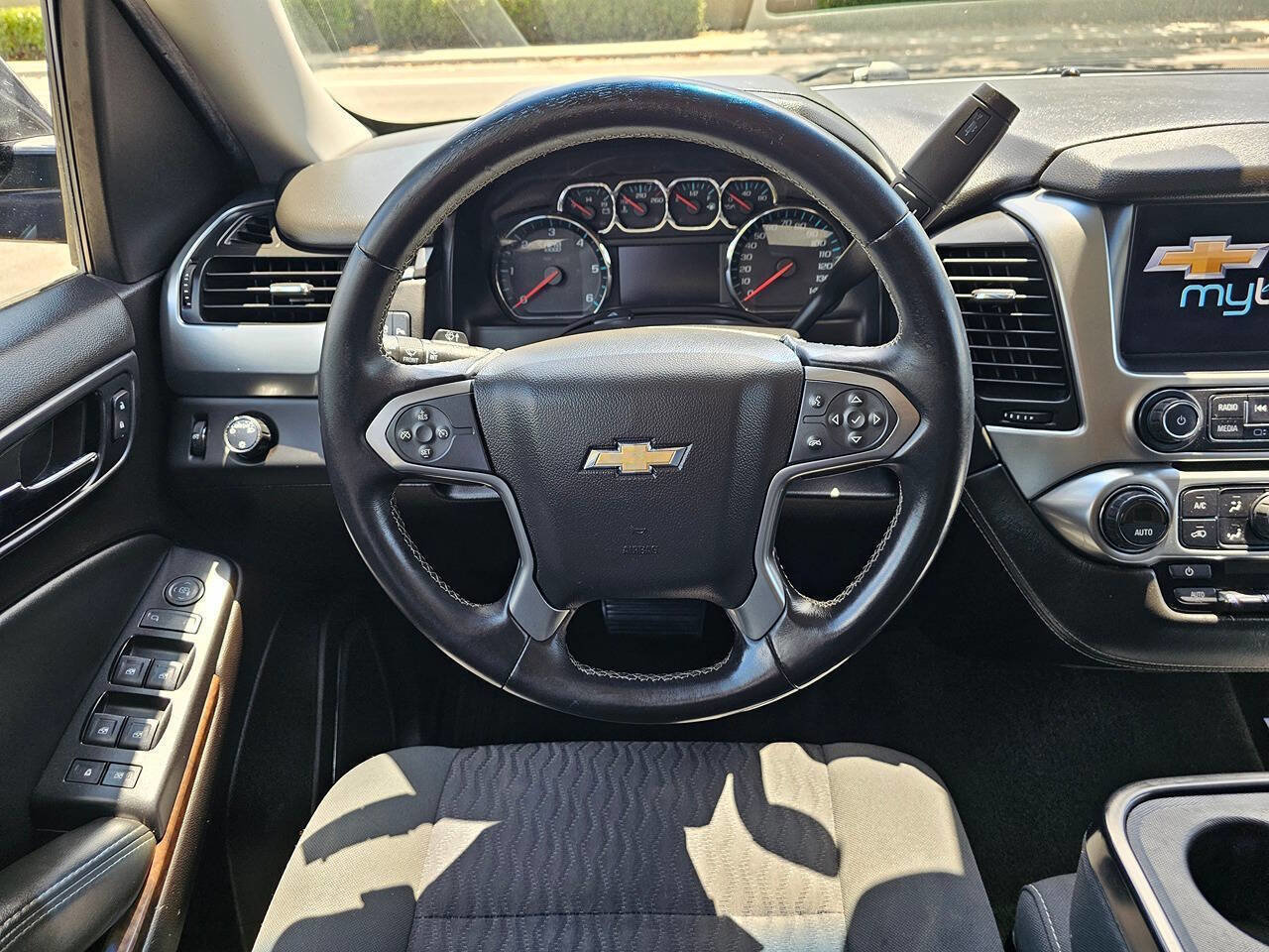 Used 2016 Chevrolet Suburban LS RWD image 10