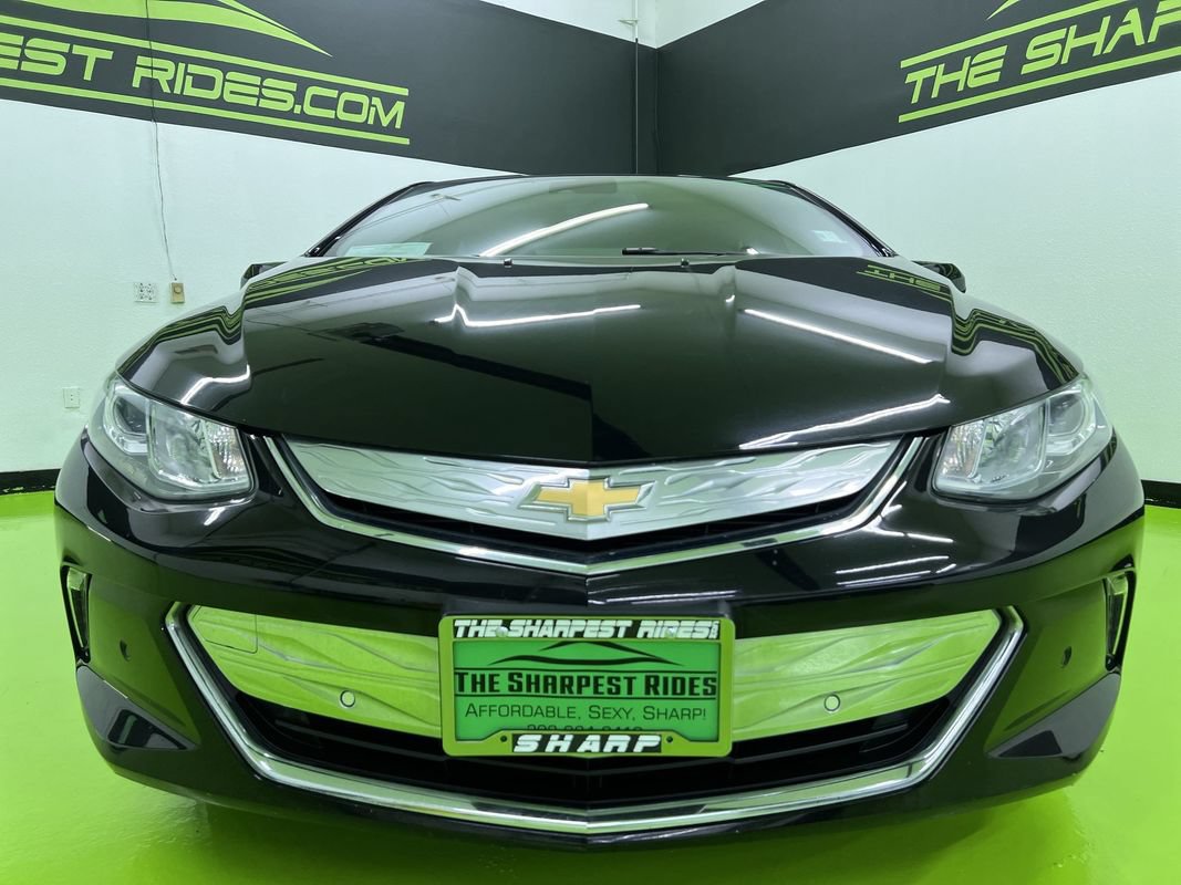 Used 2017 Chevrolet Volt Premier w/ Driver Confidence II Package FWD image 3