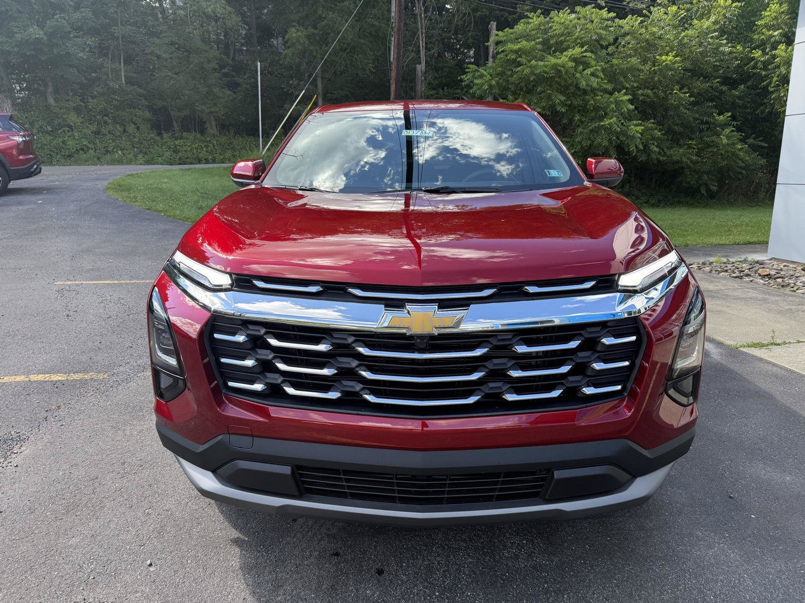 New 2027 Chevrolet Equinox LT w/ Convenience Package II AWD/4WD image 2