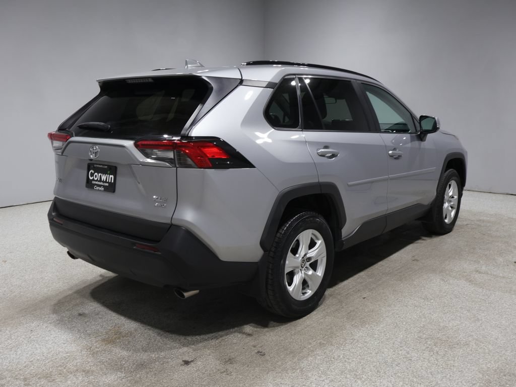 Used 2021 Toyota RAV4 XLE w/ Convenience Package AWD/4WD image 2