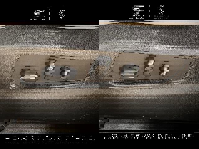 Certified 2023 Cadillac XT4 Premium Luxury w/ Cold Weather Package AWD/4WD image 28