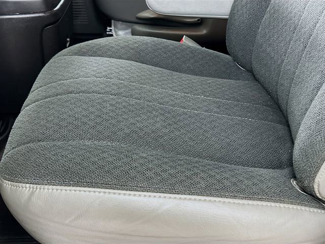 Used 2024 GMC Savana 2500 w/ Driver Convenience Package image 17