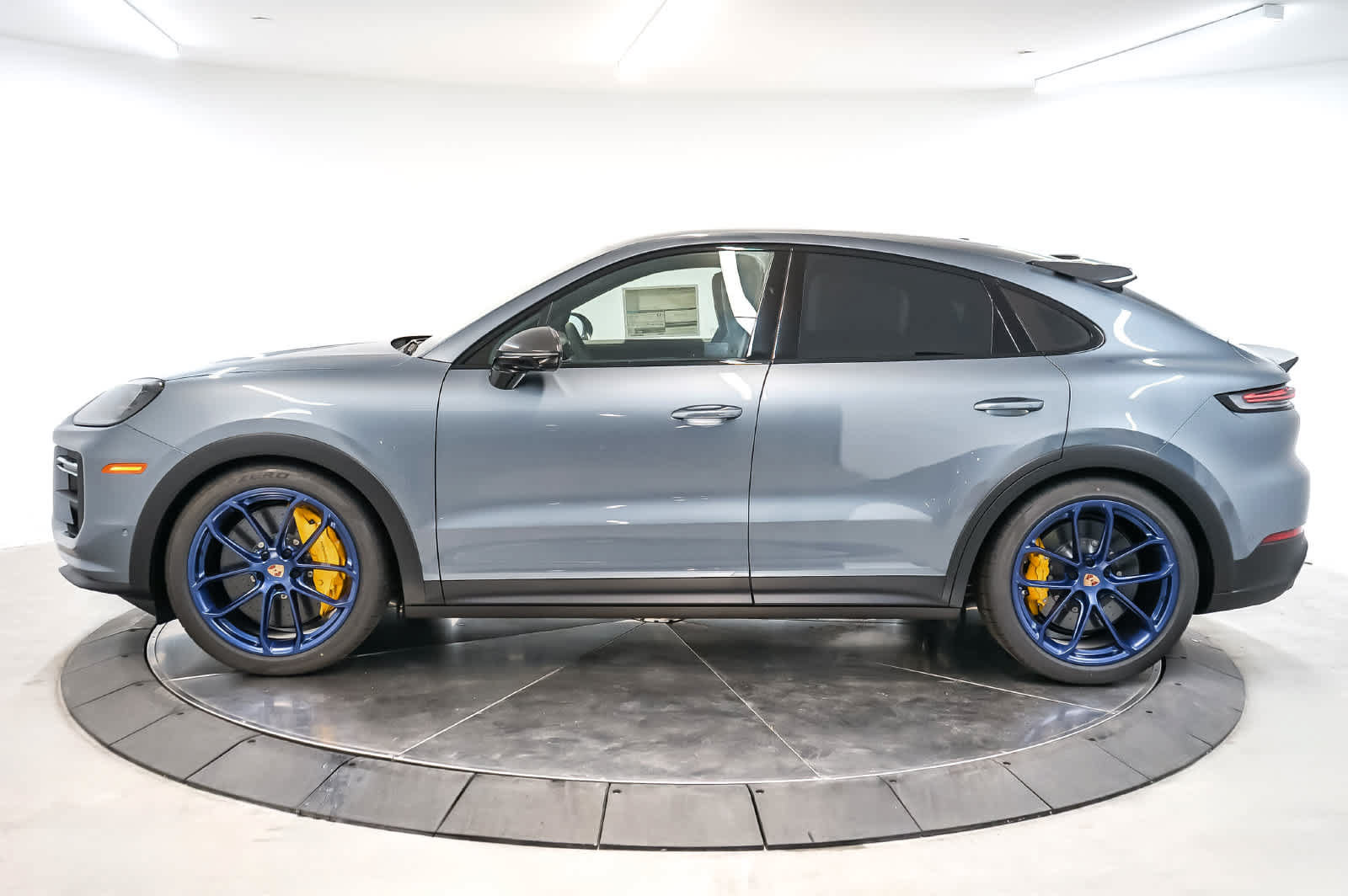 New 2026 Porsche Cayenne Turbo GT AWD/4WD image 2