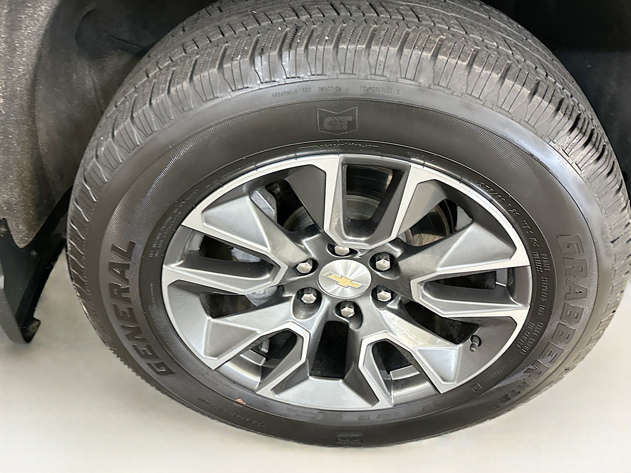 Used 2023 Chevrolet Silverado 1500 LT AWD/4WD image 11