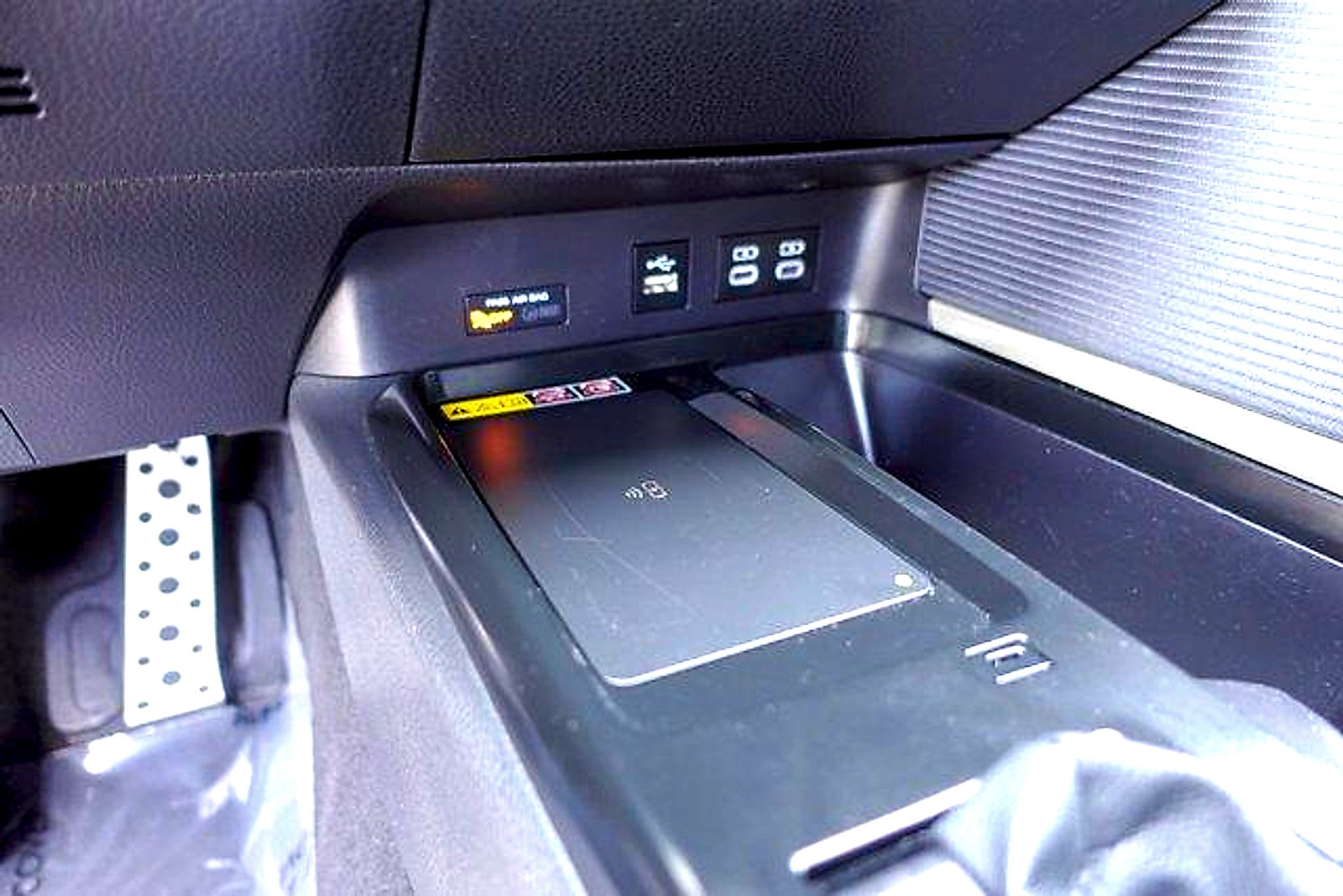 Used 2025 Toyota Camry SE w/ Multimedia Upgrade Package FWD image 21