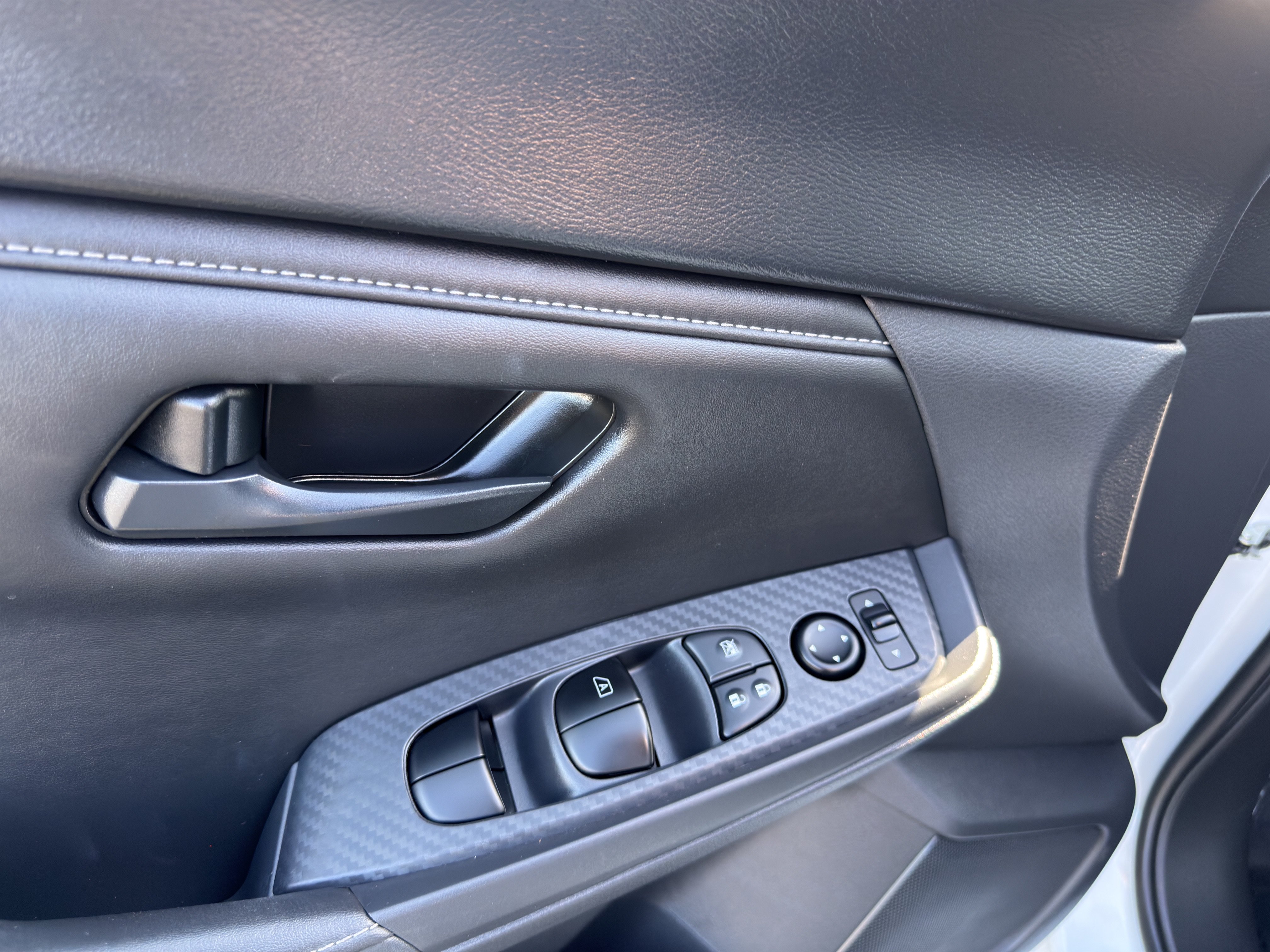 Used 2025 Nissan Sentra S FWD image 20