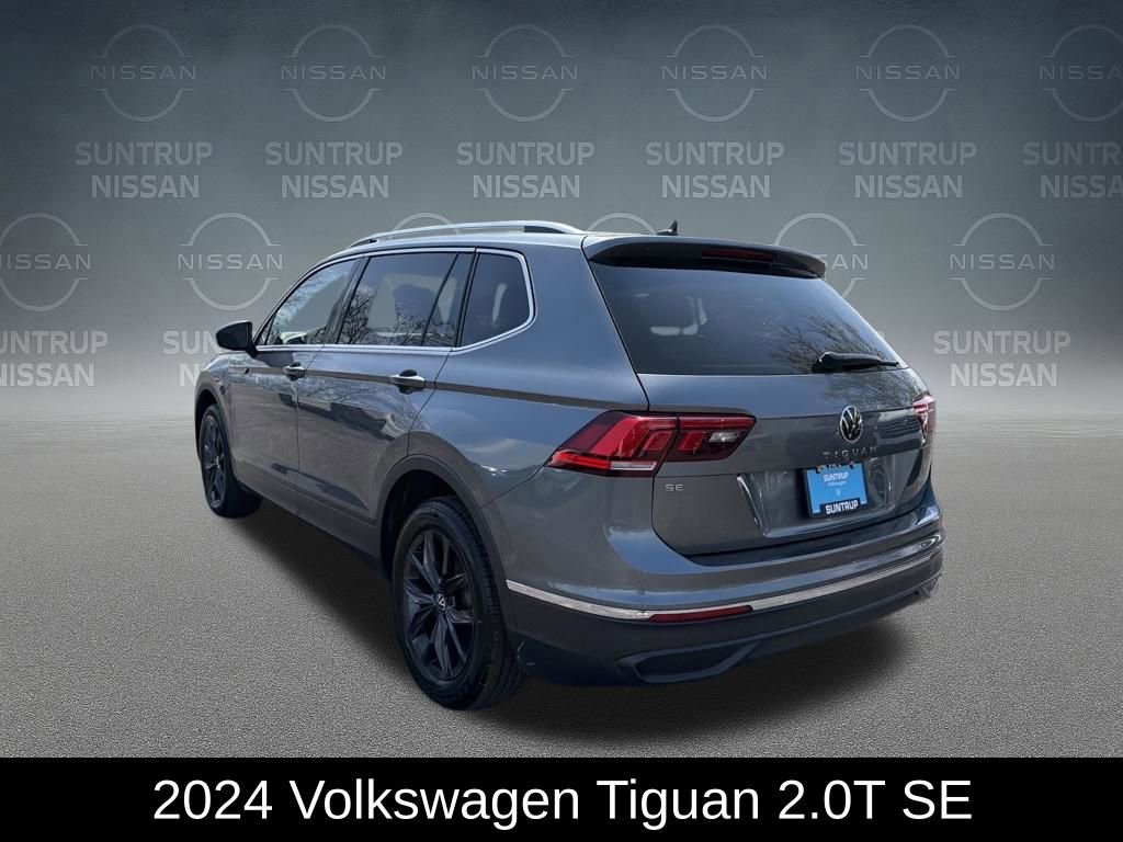 Used 2024 Volkswagen Tiguan SE FWD image 3