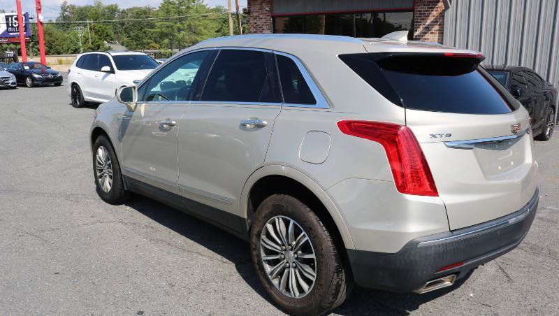 Used 2017 Cadillac XT5 Luxury w/ Driver Awareness Package FWD image 5