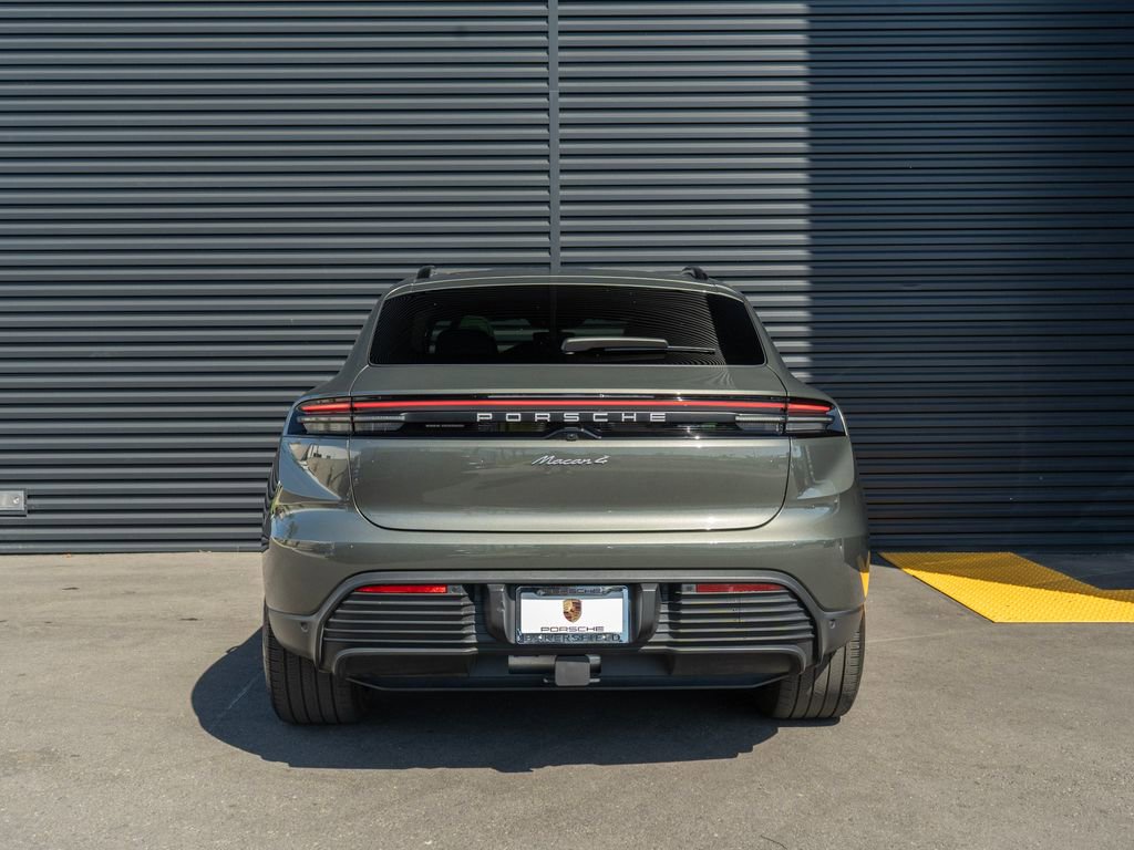 Used 2024 Porsche Macan 4 Electric image 10