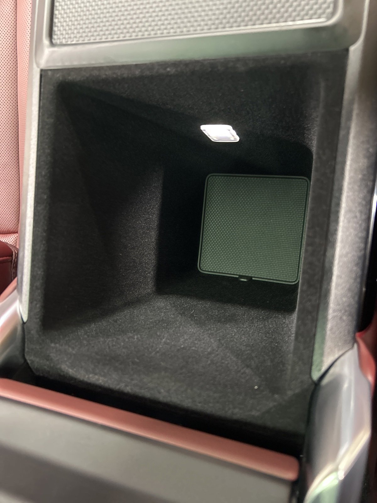 Used 2025 Land Rover Range Rover SE image 28