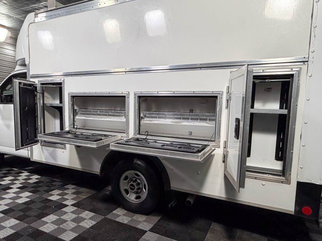 Used 2022 GMC Savana 3500 w/ Power Convenience Package image 21