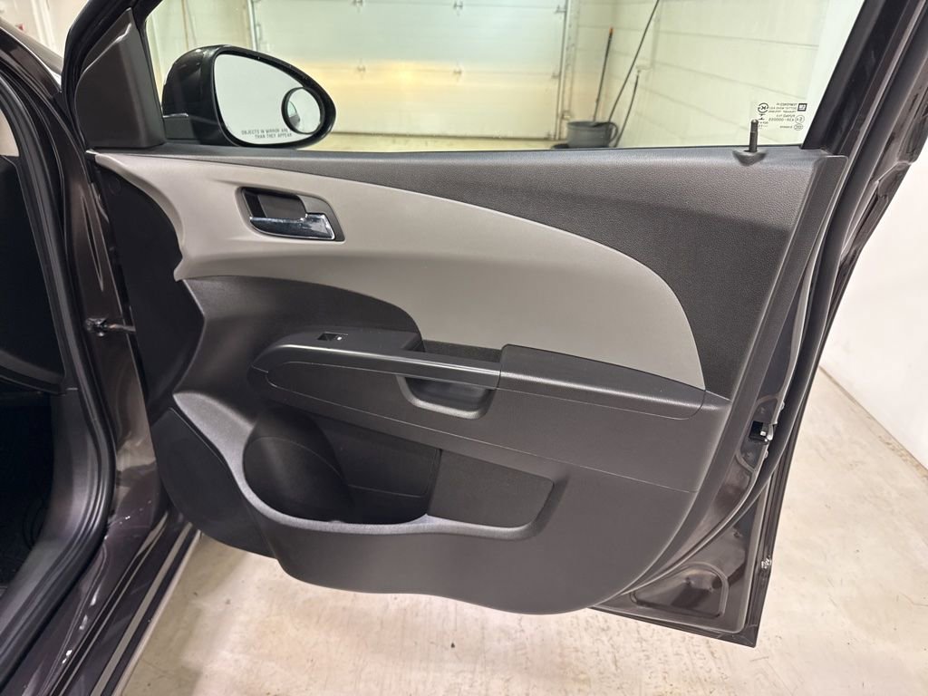 Used 2016 Chevrolet Sonic LT FWD image 35