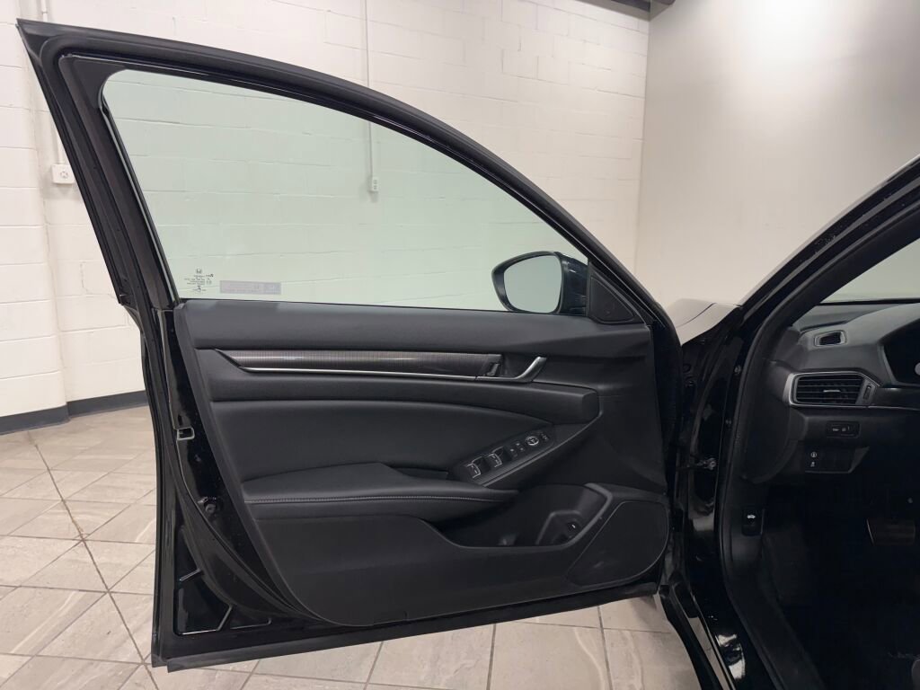 Used 2022 Honda Accord Sport image 23