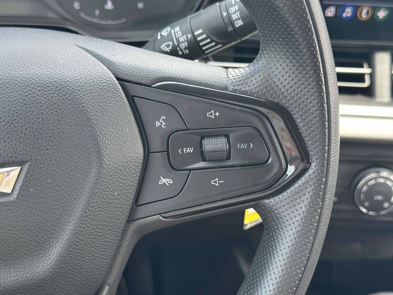 Certified 2024 Chevrolet Trax LS w/ LS Convenience Package FWD image 21
