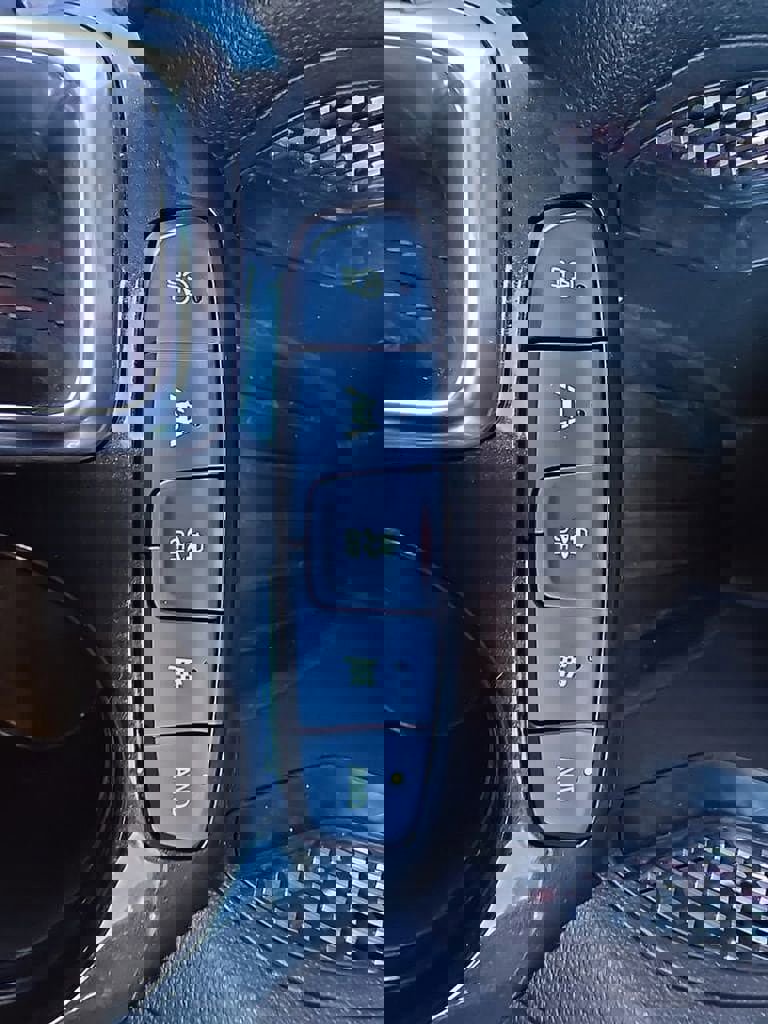 Used 2023 Chevrolet TrailBlazer RS w/ Convenience Package image 19