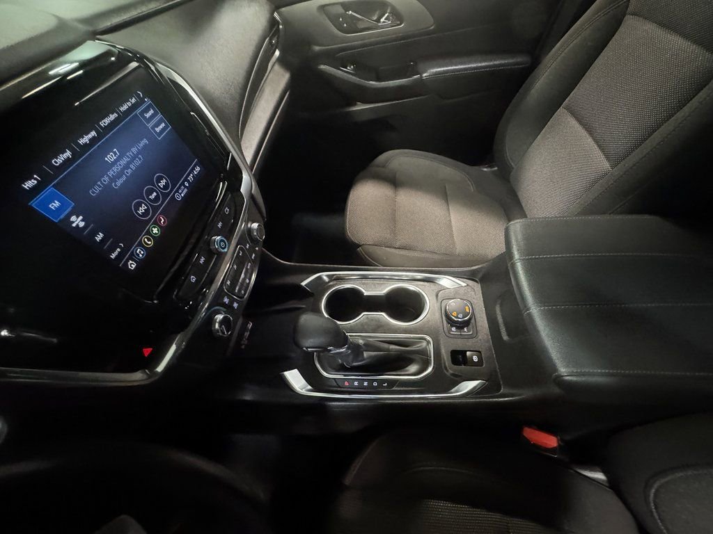 Used 2023 Chevrolet Traverse LT image 89