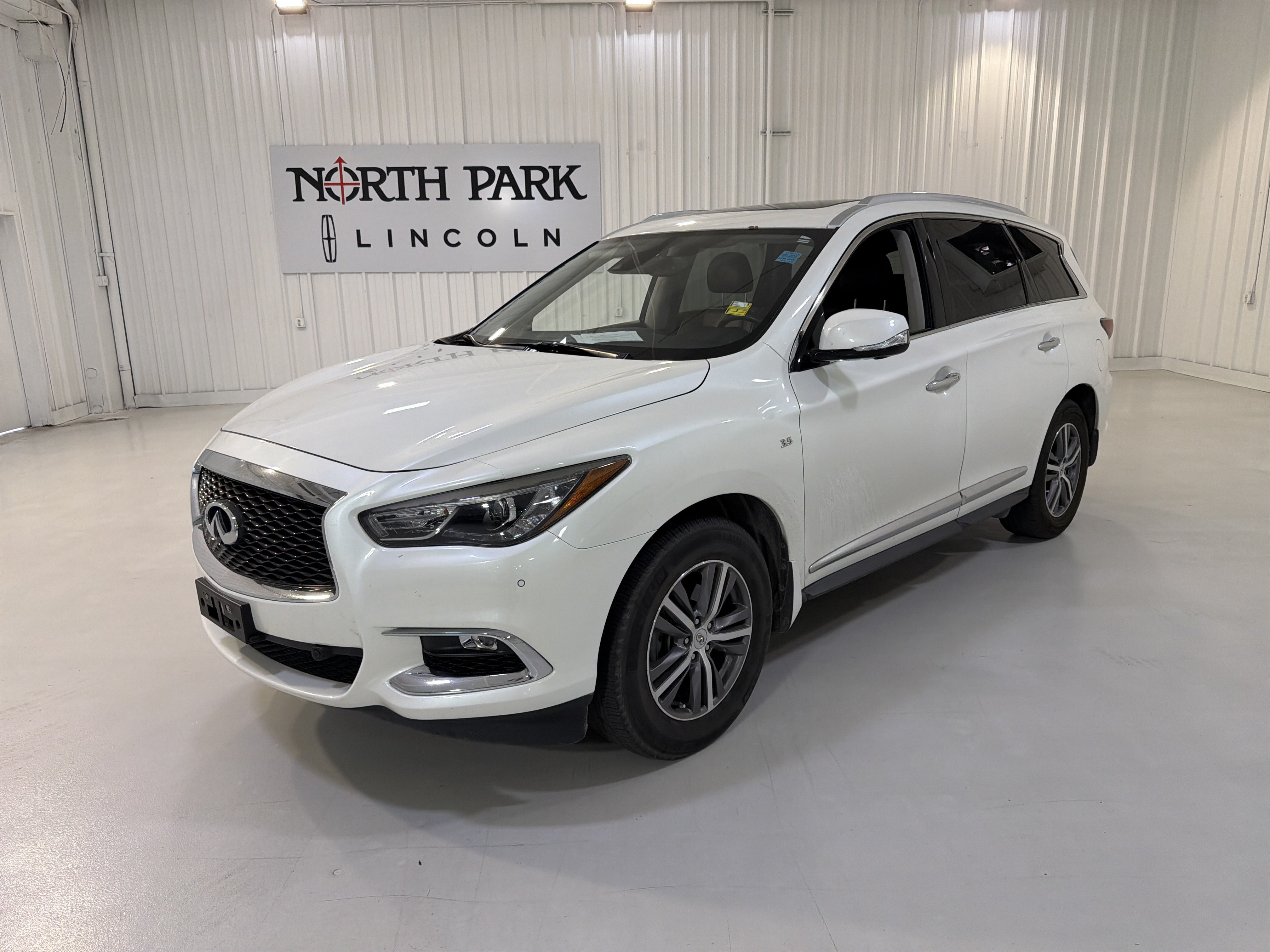 Used 2020 INFINITI QX60 Luxe w/ Essential Package