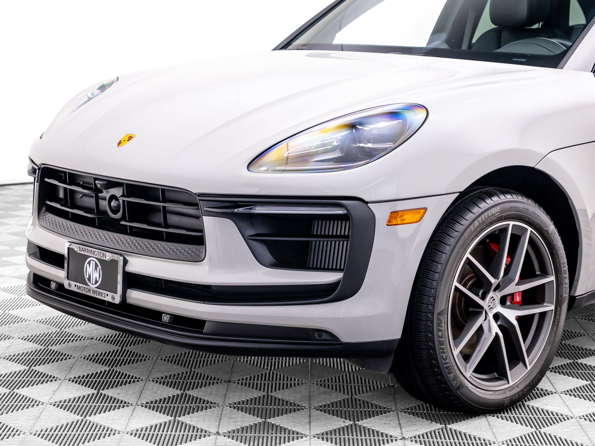 Certified 2023 Porsche Macan S AWD/4WD image 35