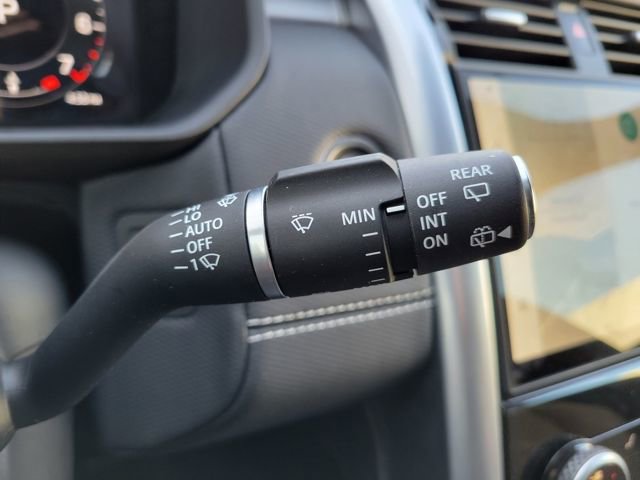 Used 2025 Land Rover Discovery Dynamic SE AWD/4WD image 33