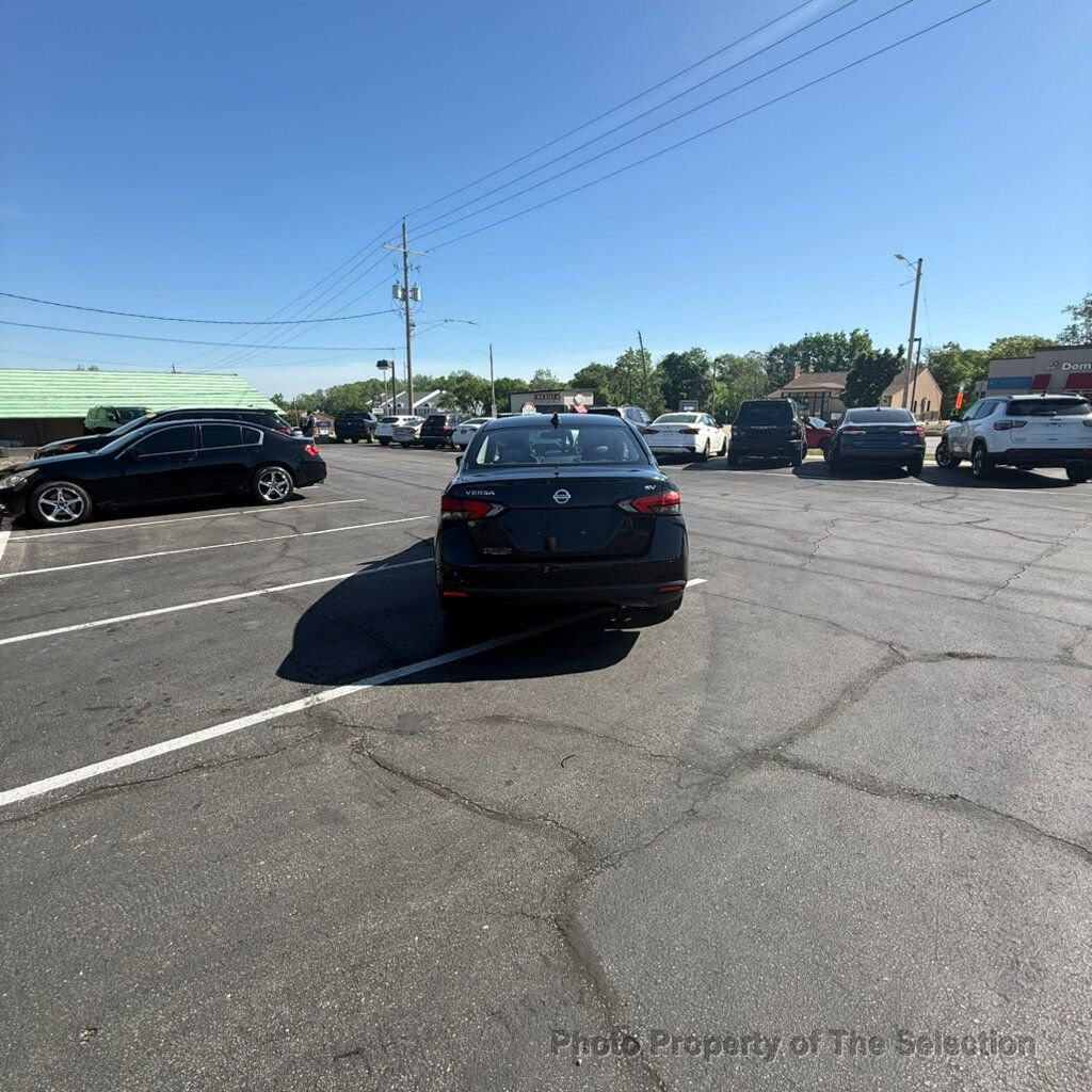 Used 2021 Nissan Versa SV FWD image 12