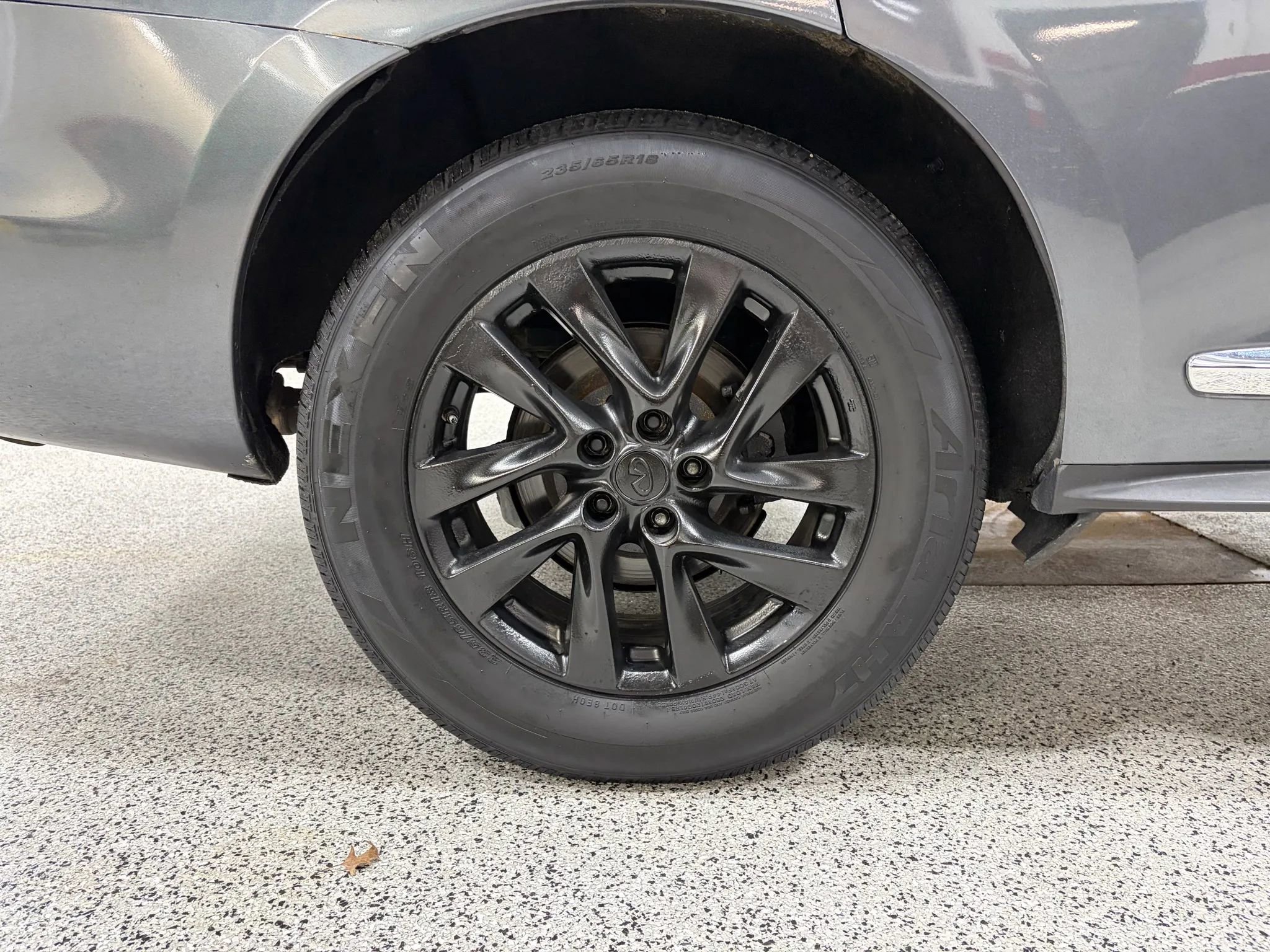Used 2013 INFINITI JX35 AWD w/ Premium Pkg image 16