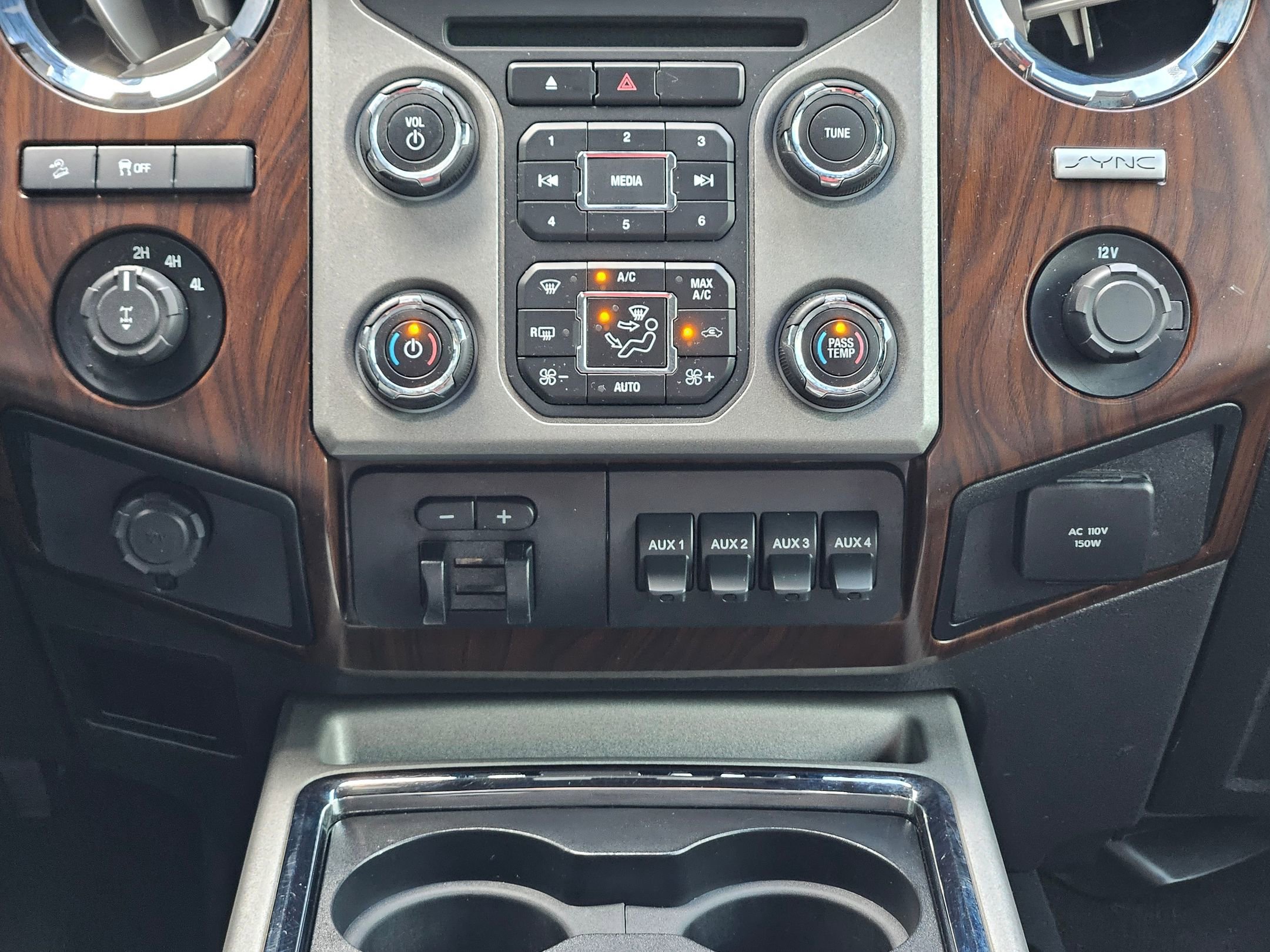 Used 2015 Ford F250 Lariat w/ Lariat Ultimate Package image 13