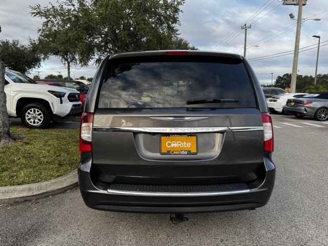 Used 2015 Chrysler Town & Country Touring w/ Driver Convenience Group image 4