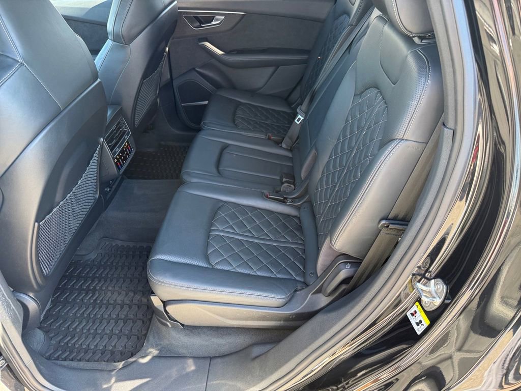 Used 2022 Audi SQ7 Prestige w/ Prestige Package image 11