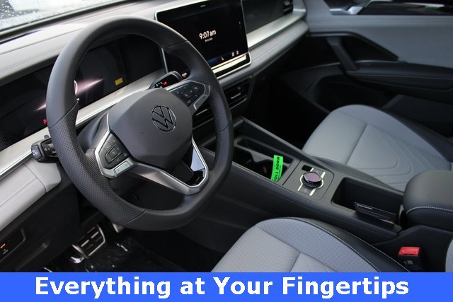 New 2025 Volkswagen Tiguan SE R-Line image 2