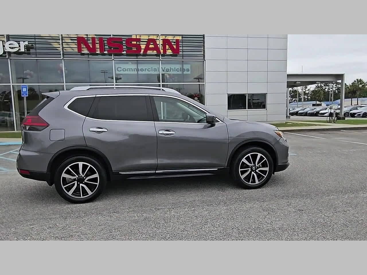 Used 2019 Nissan Rogue SL w/ Premium Package AWD/4WD image 37
