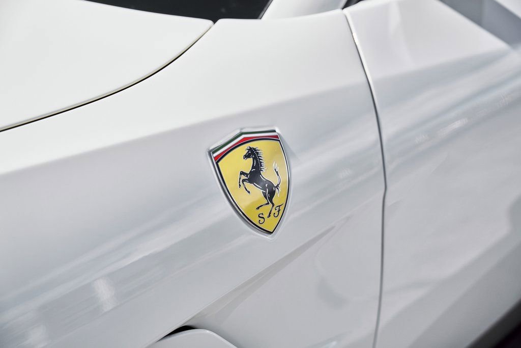 Used 2019 Ferrari GTC4Lusso AWD/4WD image 9