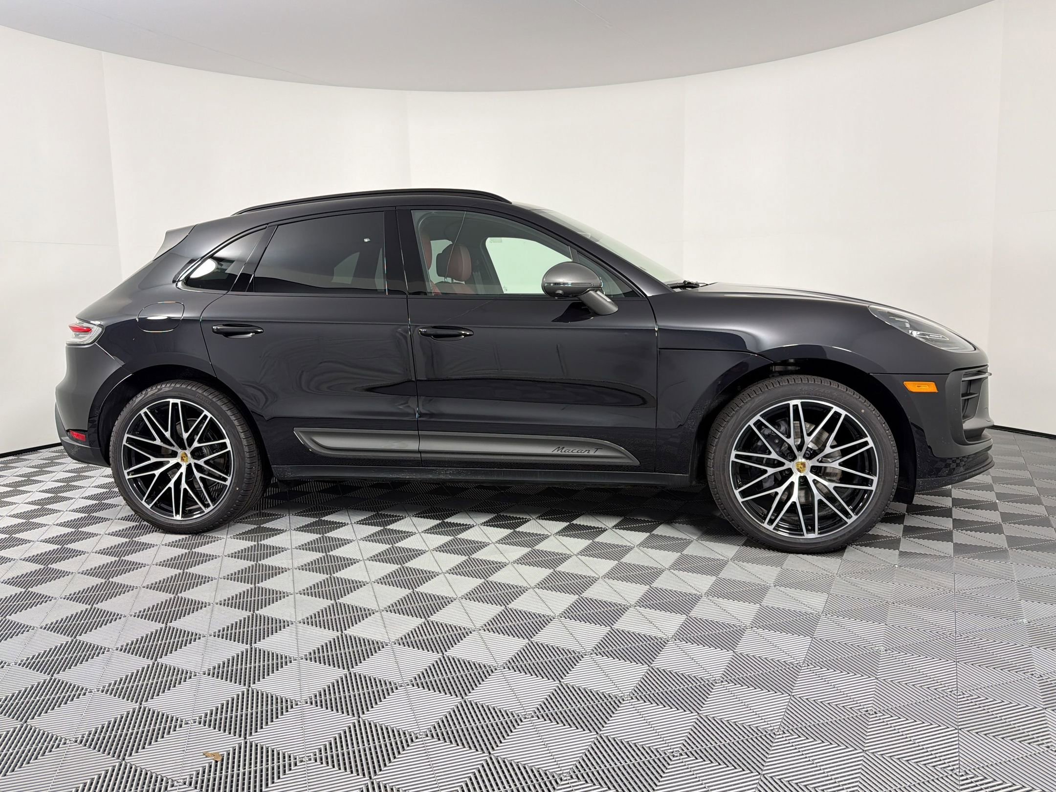 New 2026 Porsche Macan Turbo AWD/4WD image 11