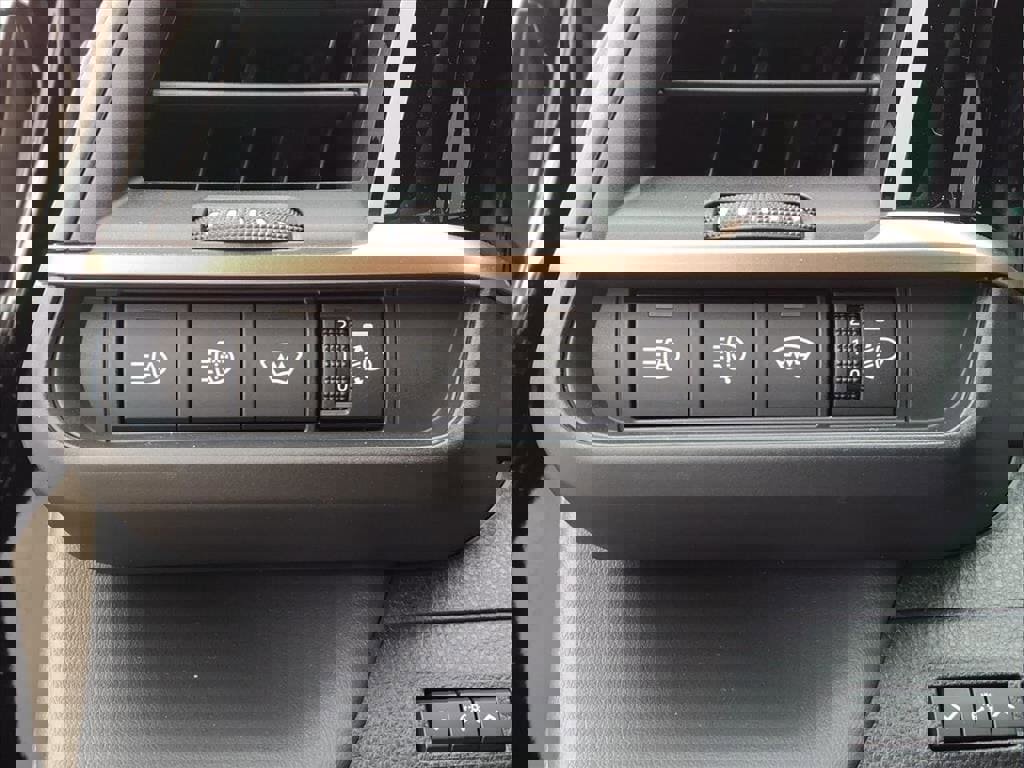 New 2025 Toyota Crown Signia XLE image 14