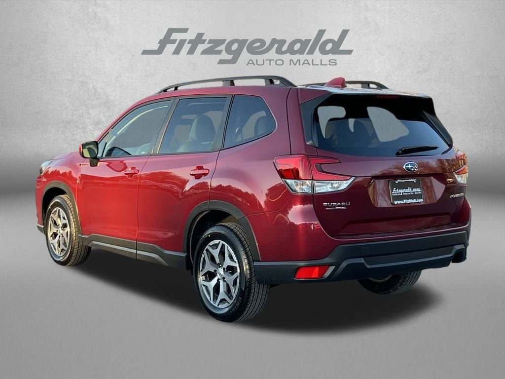 Used 2023 Subaru Forester Premium image 8